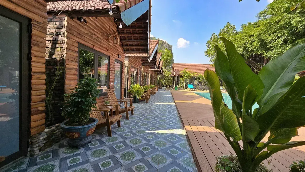 Welcoming front desk reception and lounge area